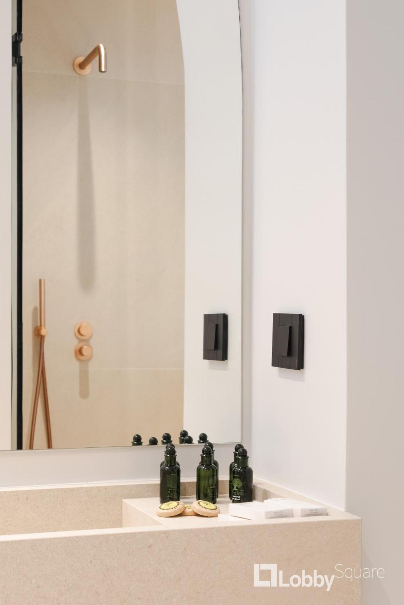 Muse Apartment By Lobbysquare Athen Eksteriør billede